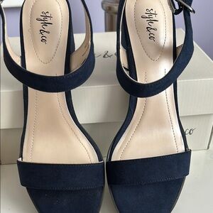 Style & Co NWT 8.5M navy Molleef open toe shoes with ankle straps & chunky heels